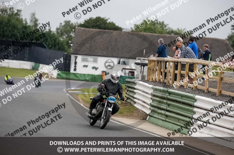 Vintage motorcycle club;eventdigitalimages;mallory park;mallory park trackday photographs;no limits trackdays;peter wileman photography;trackday digital images;trackday photos;vmcc festival 1000 bikes photographs